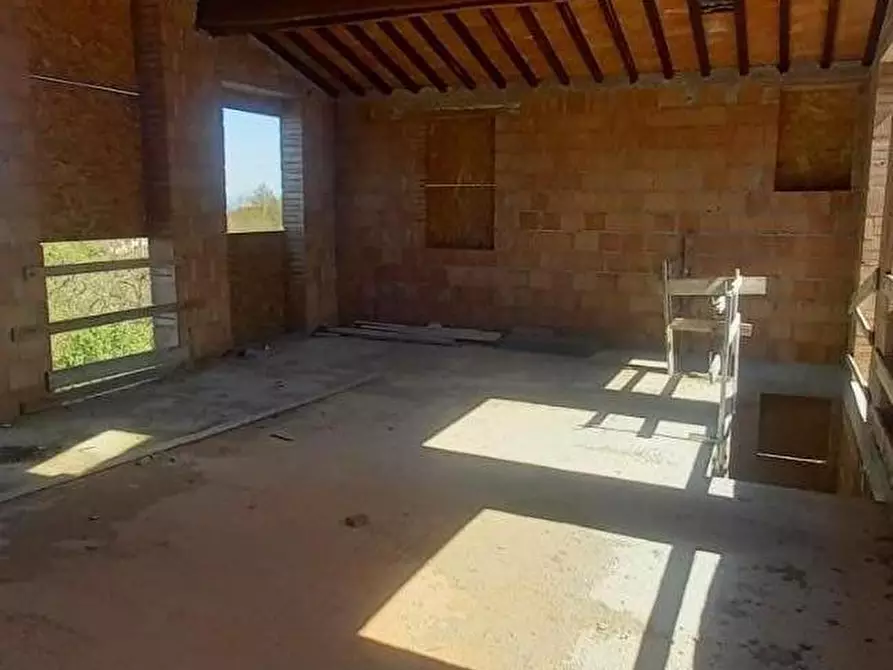 Immagine 12 di Deposito in vendita  a Gambassi Terme