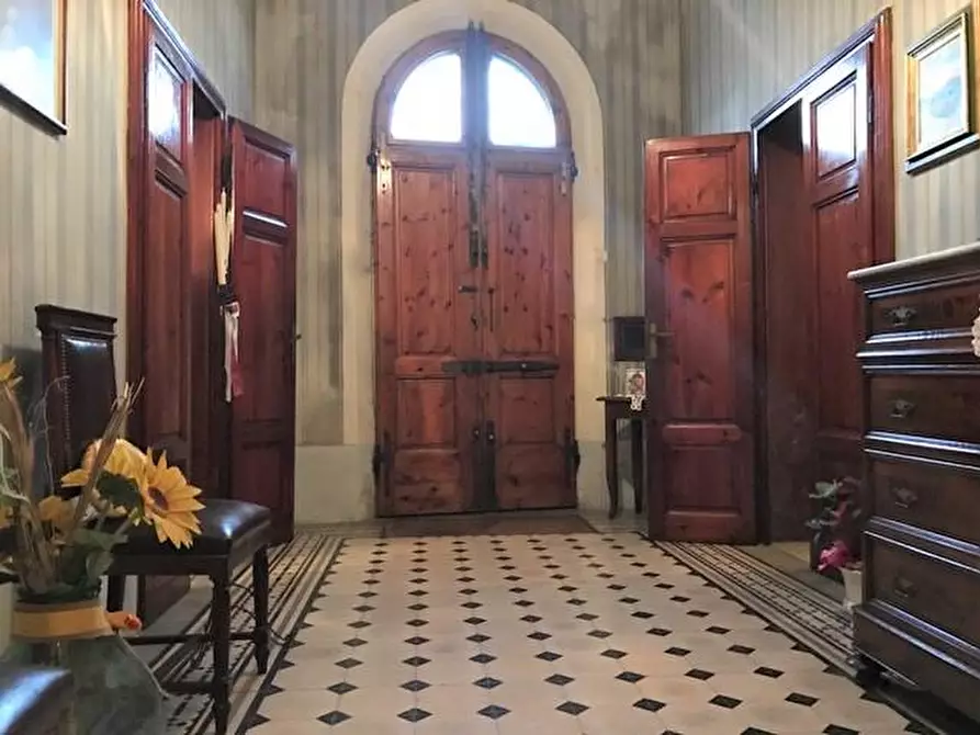 Immagine 4 di Villa in vendita  a Cascina