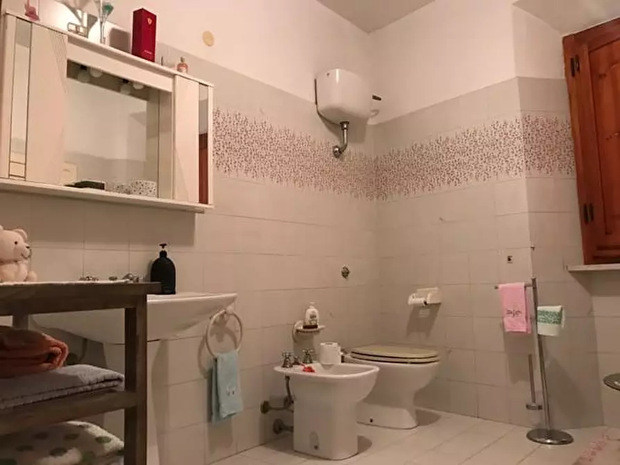 Immagine 14 di Villa in vendita  a Cascina