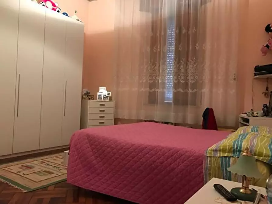 Immagine 11 di Villa in vendita  a Cascina