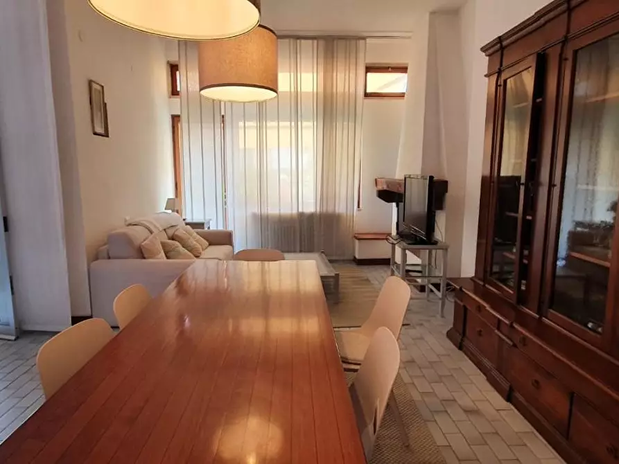 Immagine 4 di Appartamento in affitto  a Montignoso