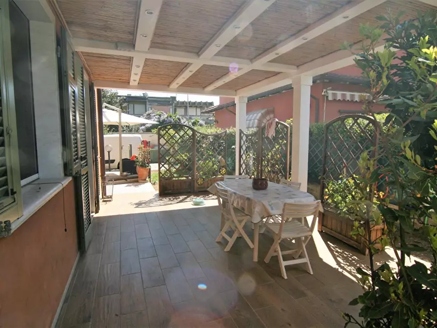 Immagine 21 di Appartamento in vendita  a Carrara