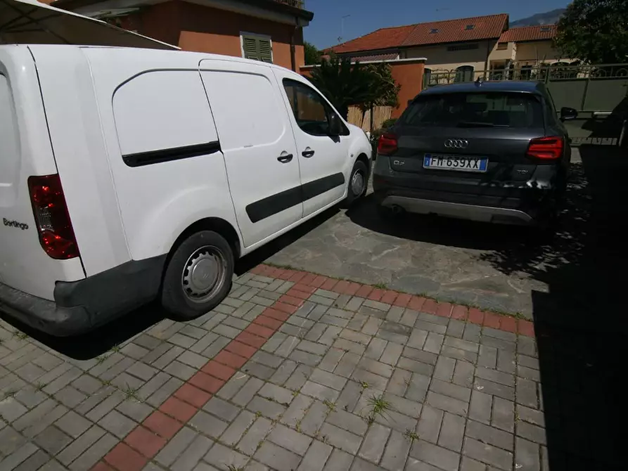 Immagine 29 di Appartamento in vendita  a Carrara