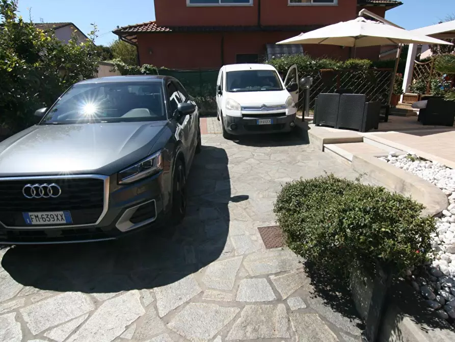 Immagine 31 di Appartamento in vendita  a Carrara