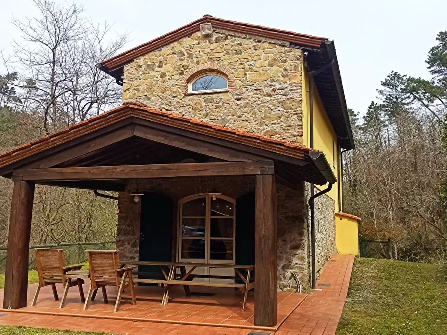 Immagine 2 di Rustico / casale in vendita  a Camaiore