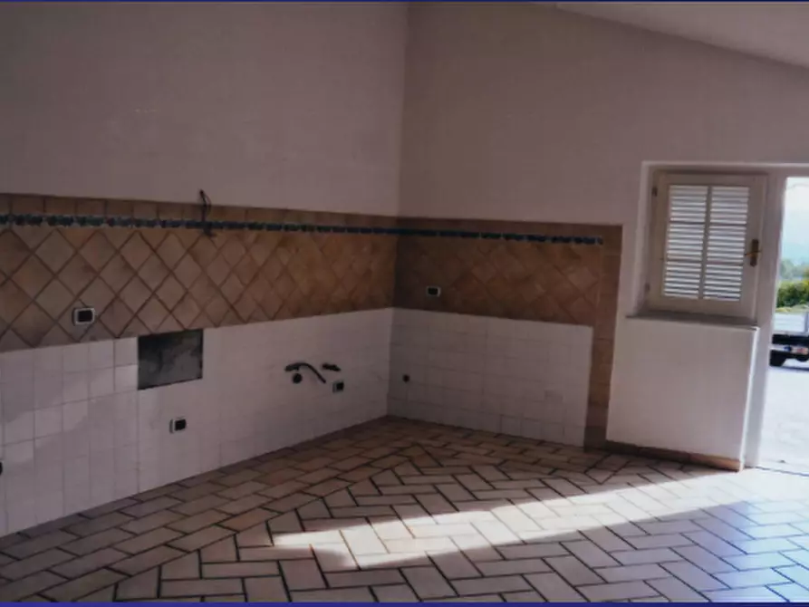 Immagine 7 di Villa in vendita  a Camaiore