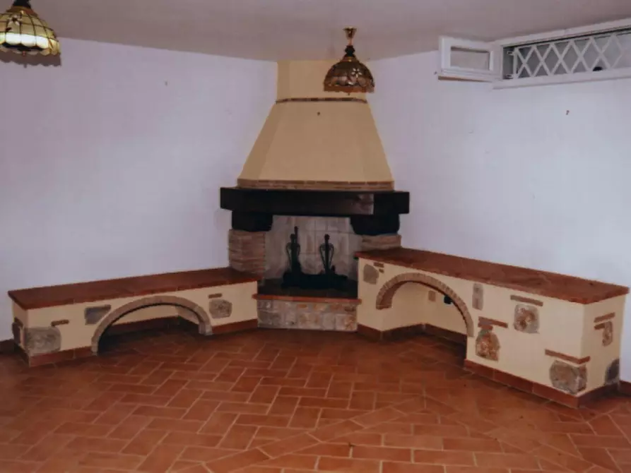 Immagine 11 di Villa in vendita  a Camaiore