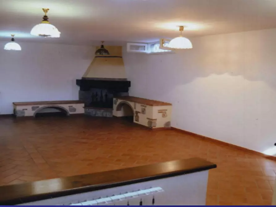 Immagine 10 di Villa in vendita  a Camaiore