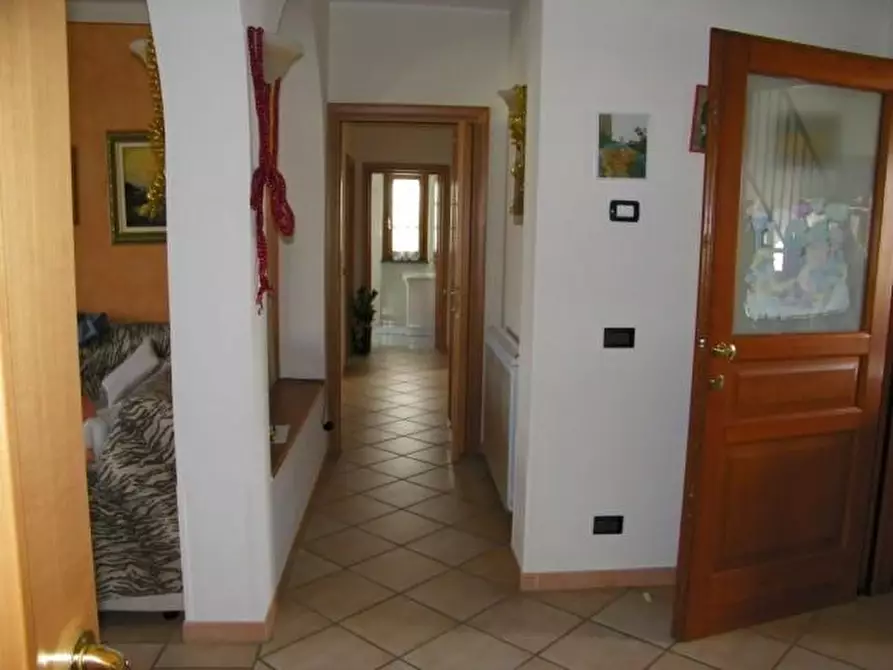 Immagine 8 di Casa trifamiliare in vendita  a Montignoso