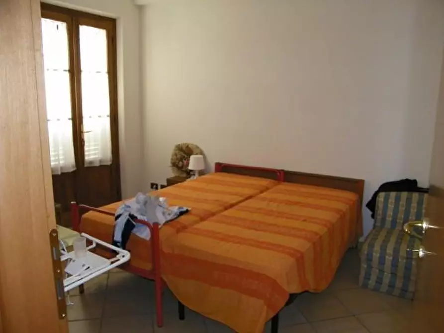 Immagine 12 di Casa trifamiliare in vendita  a Montignoso