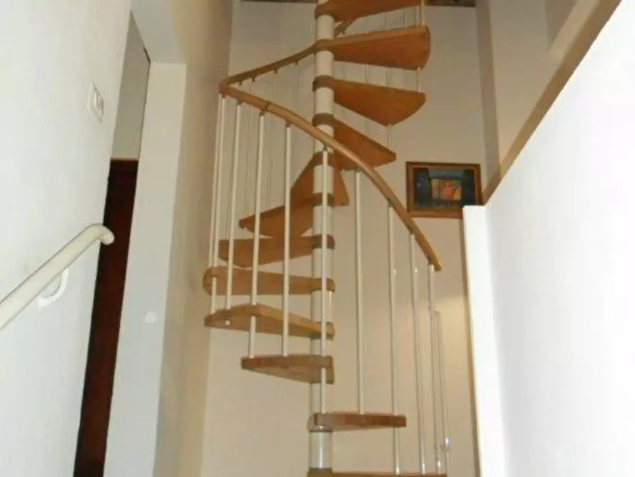 Immagine 17 di Appartamento in vendita  a Empoli