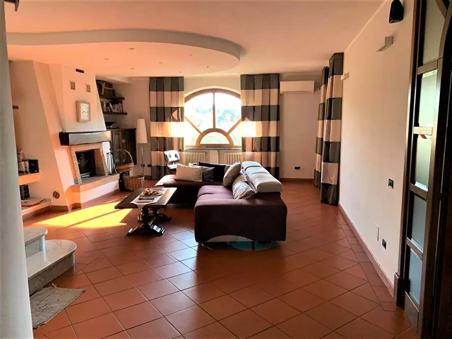 Immagine 7 di Casa bifamiliare in vendita  a Montignoso