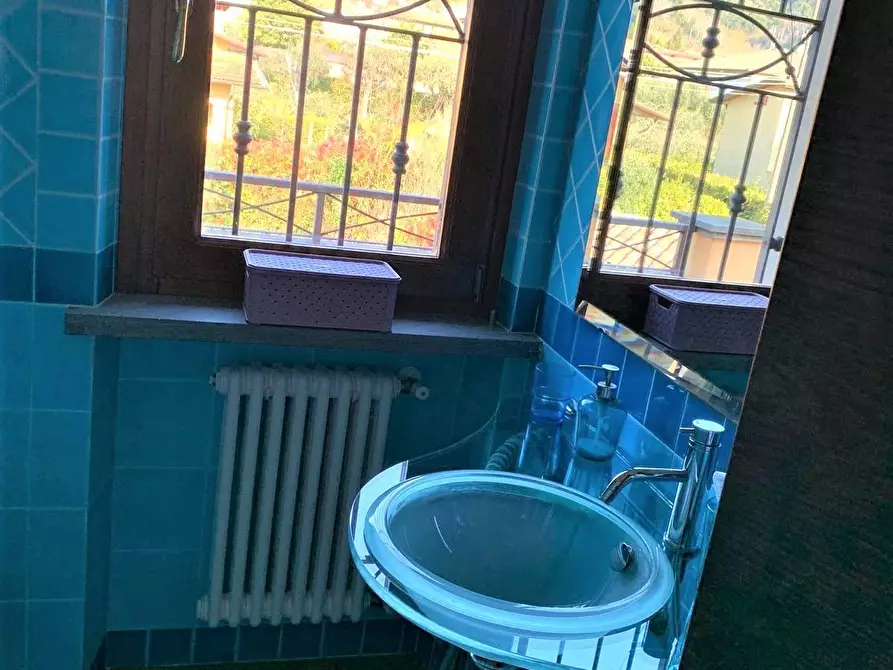 Immagine 15 di Casa bifamiliare in vendita  a Montignoso