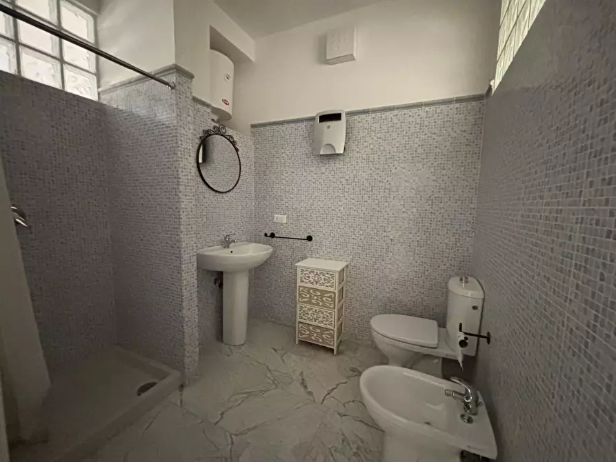 Immagine 17 di Appartamento in vendita  a Carrara