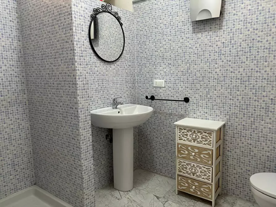 Immagine 18 di Appartamento in vendita  a Carrara