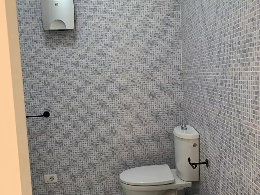 Immagine 10 di Appartamento in vendita  a Carrara