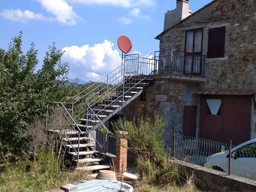 Immagine 4 di Porzione di casa in vendita  a Semproniano