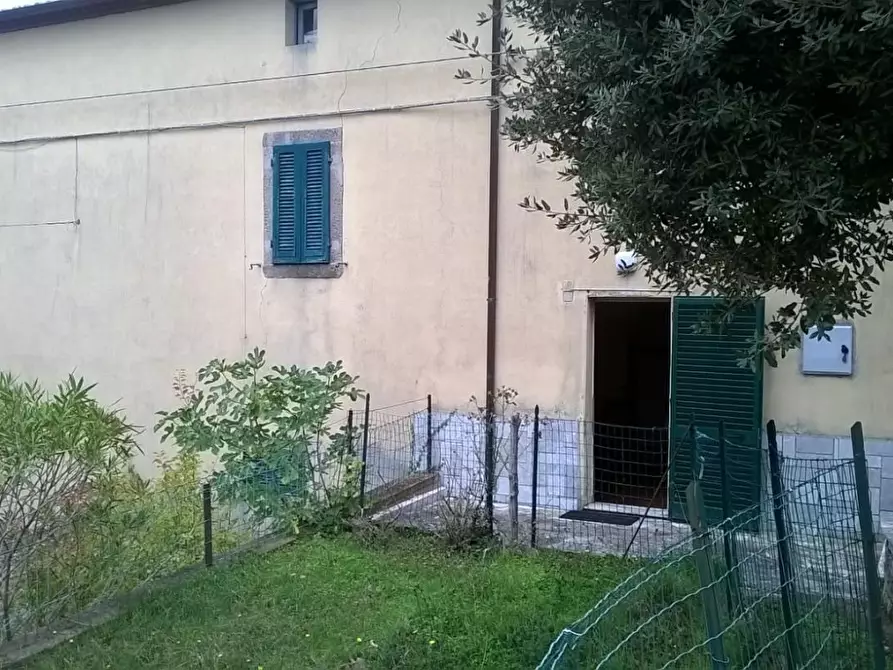 Immagine 6 di Villa in vendita  a Semproniano
