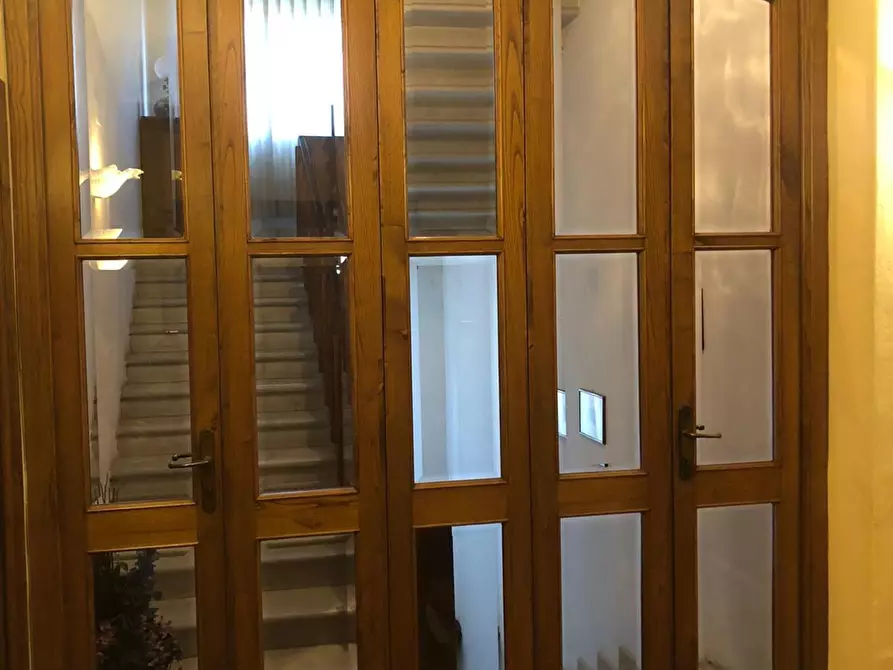 Immagine 5 di Villa in vendita  a Cascina