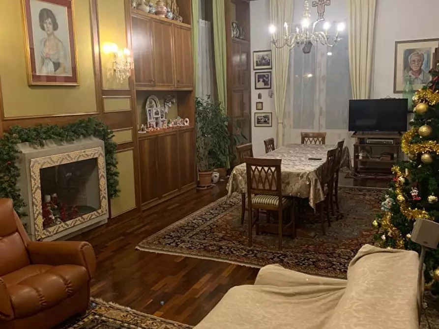 Immagine 9 di Villa in vendita  a Cascina