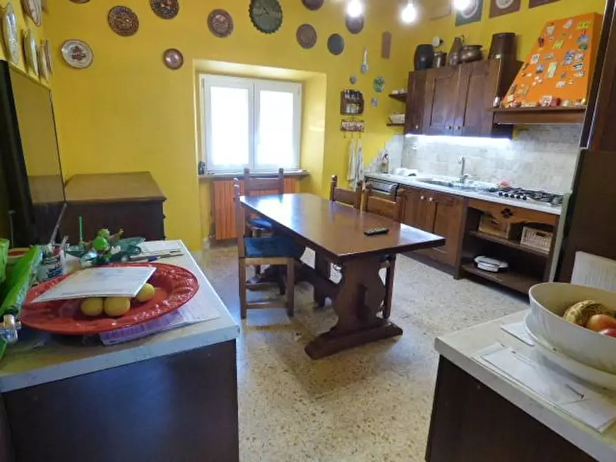 Immagine 23 di Rustico / casale in vendita  a Lucca