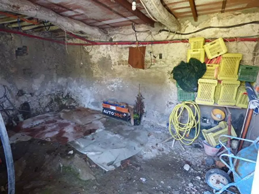 Immagine 26 di Rustico / casale in vendita  a Lucca