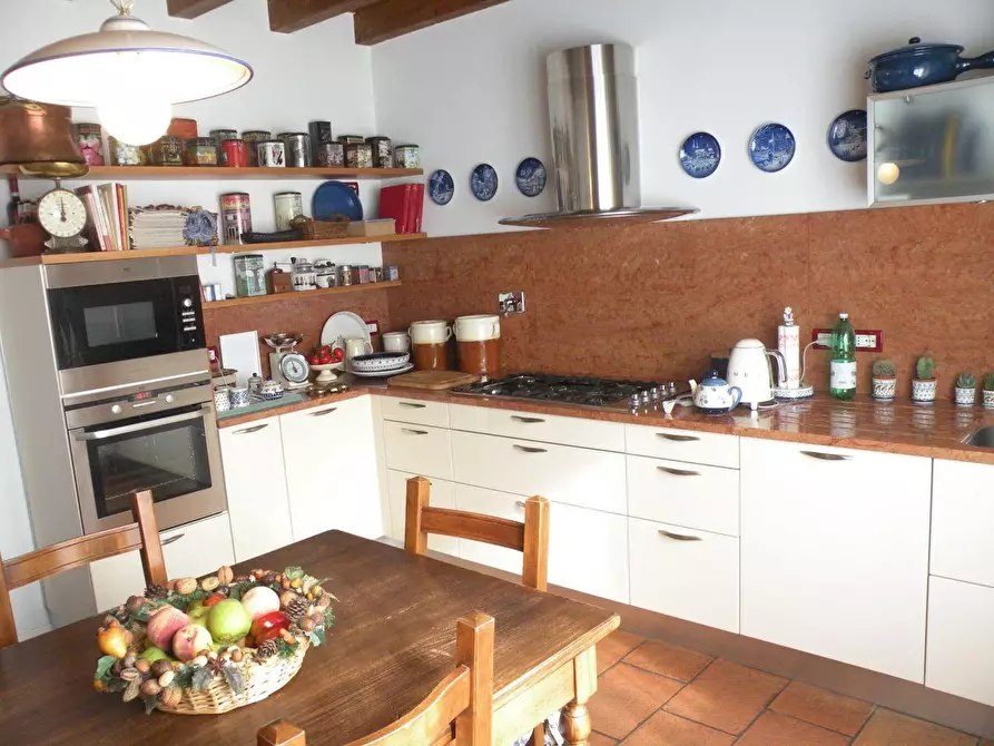 Immagine 6 di Casa bifamiliare in vendita  a Massa