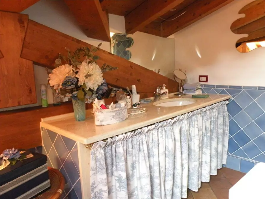 Immagine 22 di Casa bifamiliare in vendita  a Massa