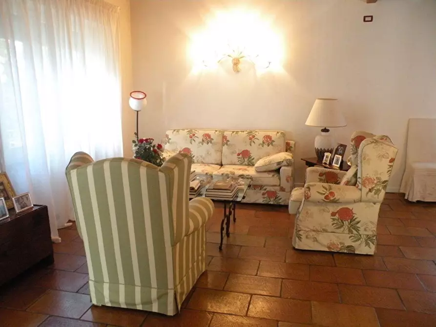 Immagine 9 di Casa bifamiliare in vendita  a Massa