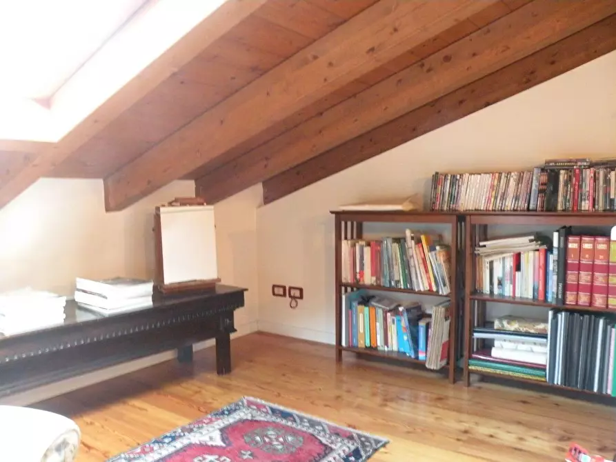 Immagine 16 di Casa bifamiliare in vendita  a Massa