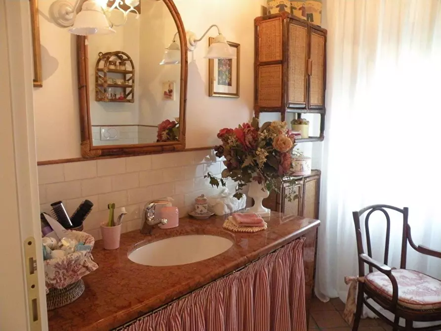 Immagine 28 di Casa bifamiliare in vendita  a Massa