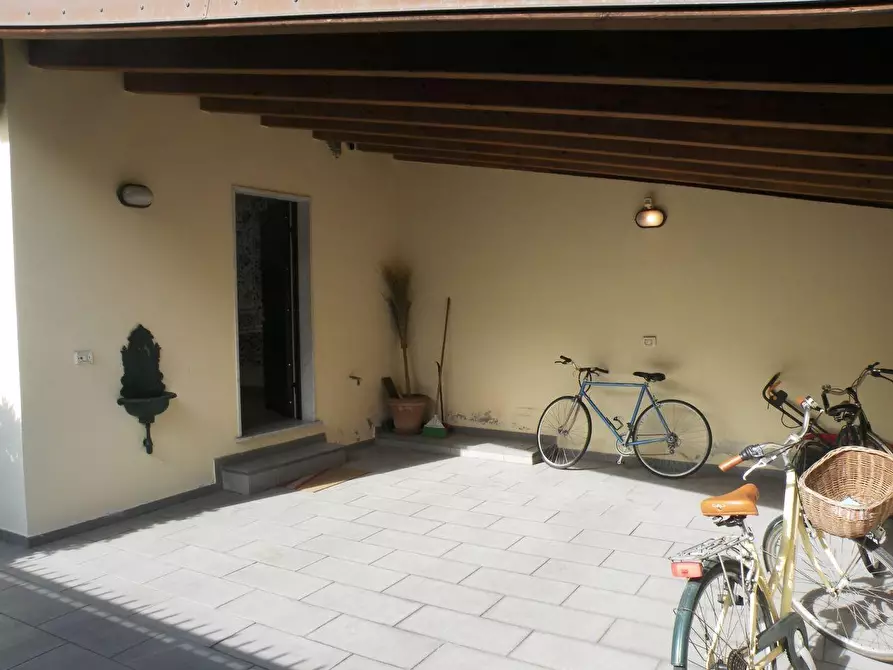 Immagine 4 di Casa bifamiliare in vendita  a Massa