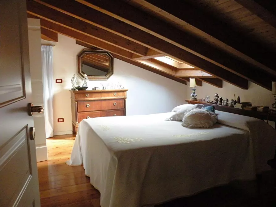 Immagine 17 di Casa bifamiliare in vendita  a Massa