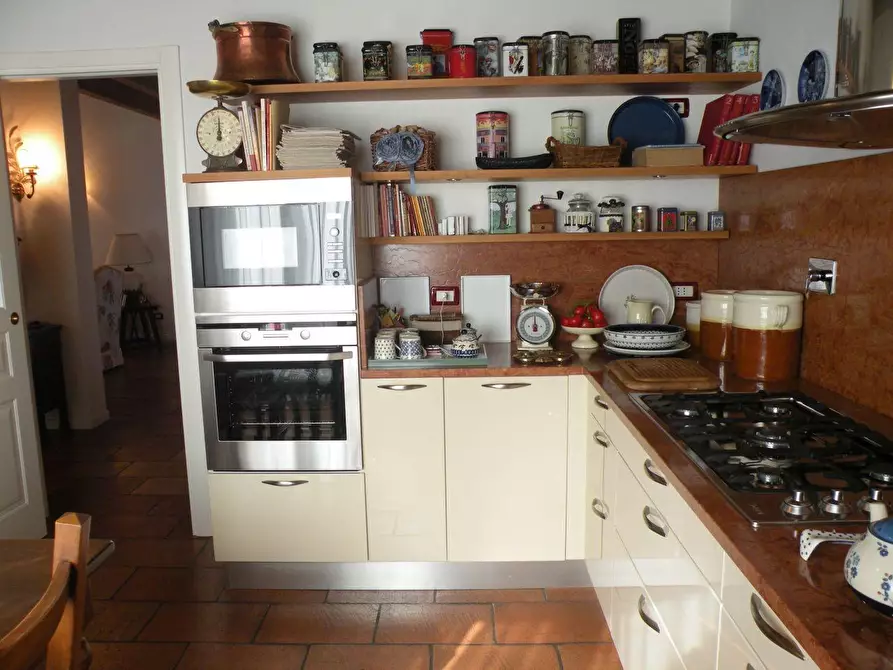 Immagine 7 di Casa bifamiliare in vendita  a Massa