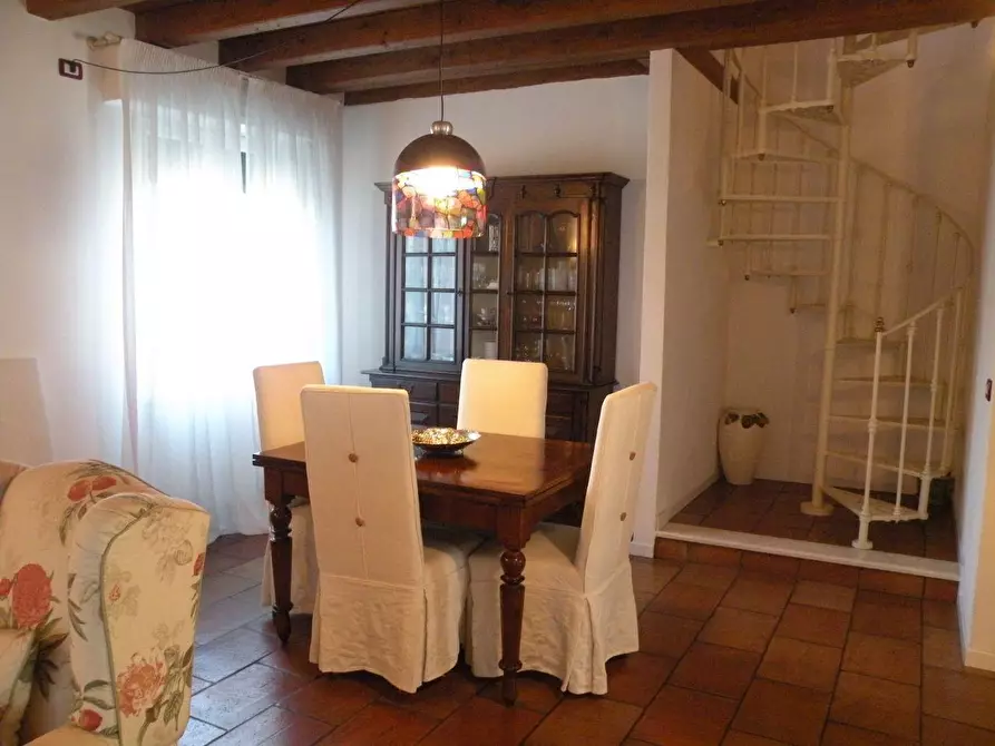 Immagine 12 di Casa bifamiliare in vendita  a Massa