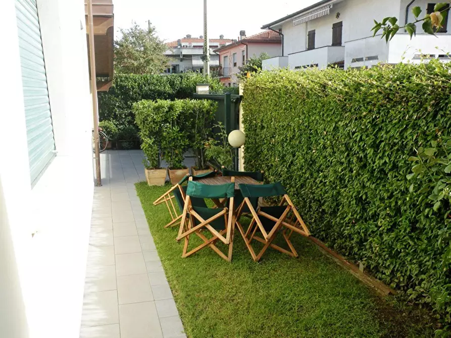 Immagine 3 di Casa bifamiliare in vendita  a Massa