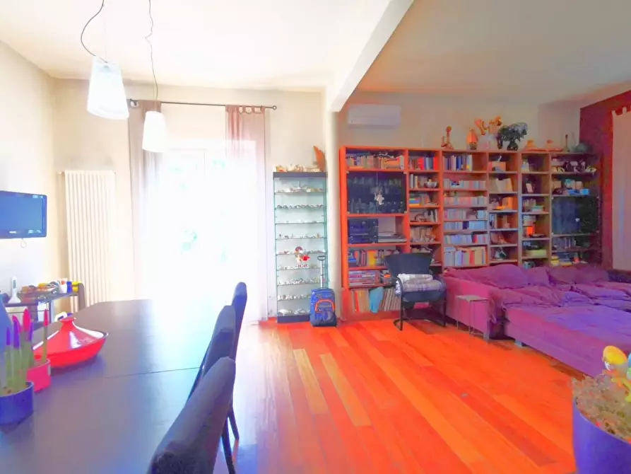 Immagine 10 di Villa in vendita  a Cascina