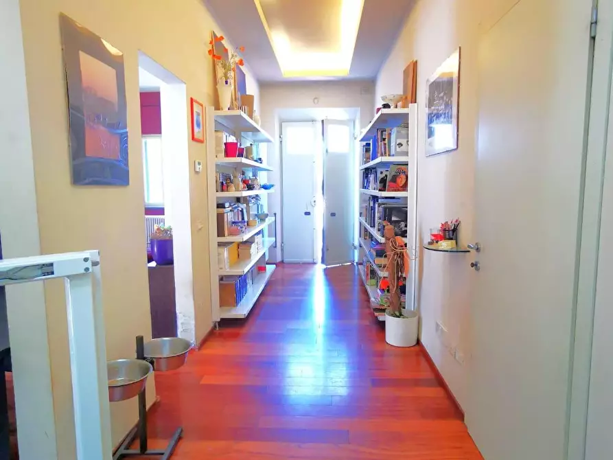 Immagine 4 di Villa in vendita  a Cascina