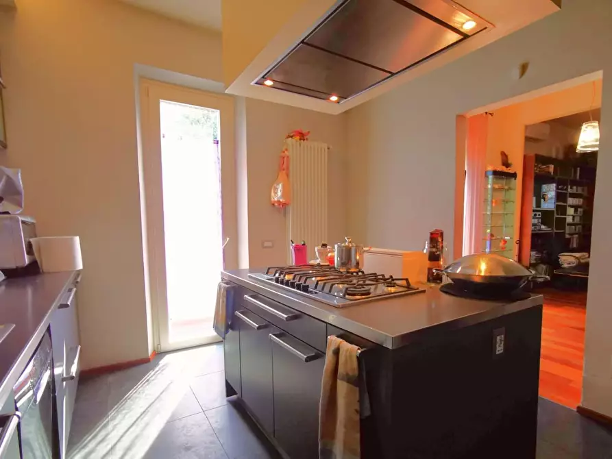 Immagine 14 di Villa in vendita  a Cascina