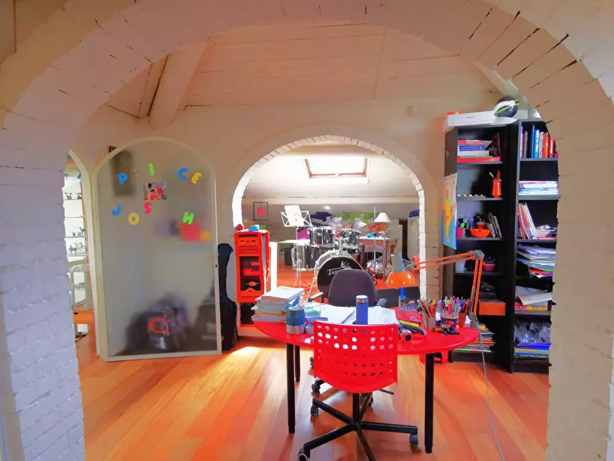 Immagine 22 di Villa in vendita  a Cascina