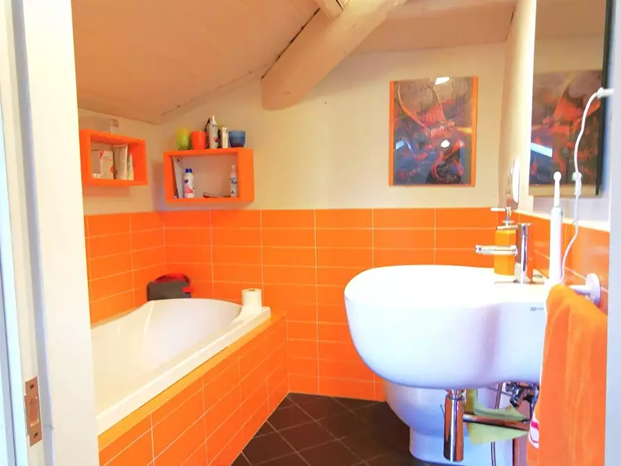 Immagine 29 di Villa in vendita  a Cascina