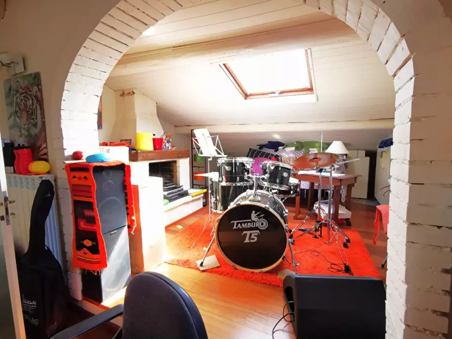 Immagine 23 di Villa in vendita  a Cascina