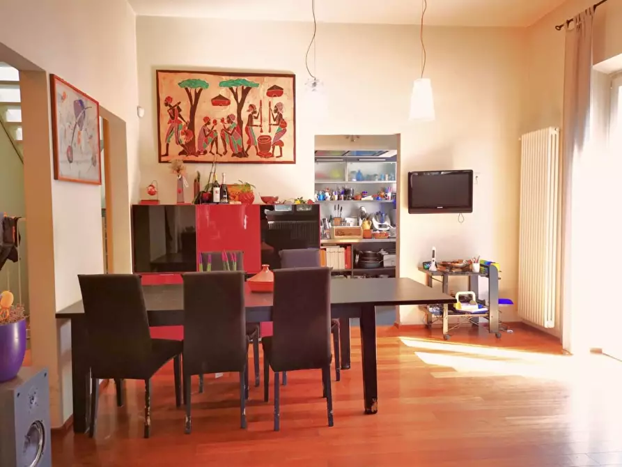 Immagine 7 di Villa in vendita  a Cascina