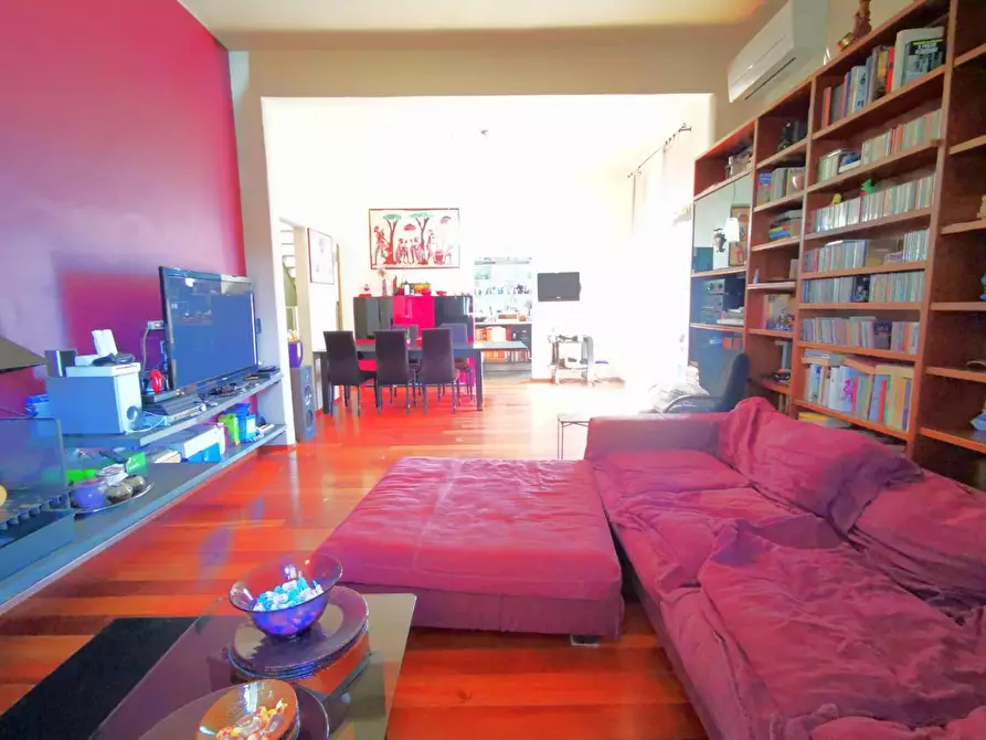 Immagine 6 di Villa in vendita  a Cascina