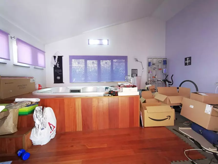 Immagine 30 di Villa in vendita  a Cascina