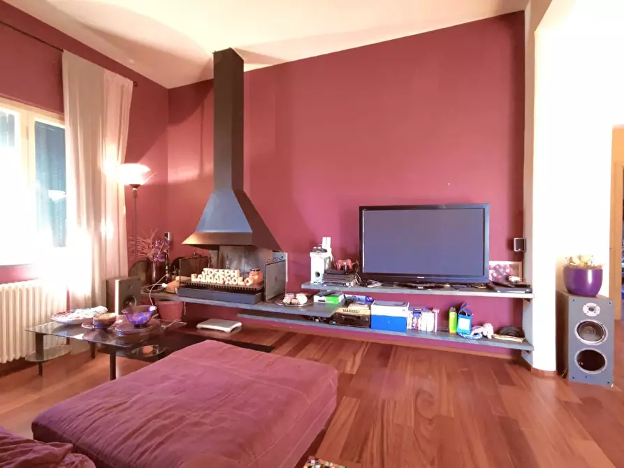 Immagine 11 di Villa in vendita  a Cascina