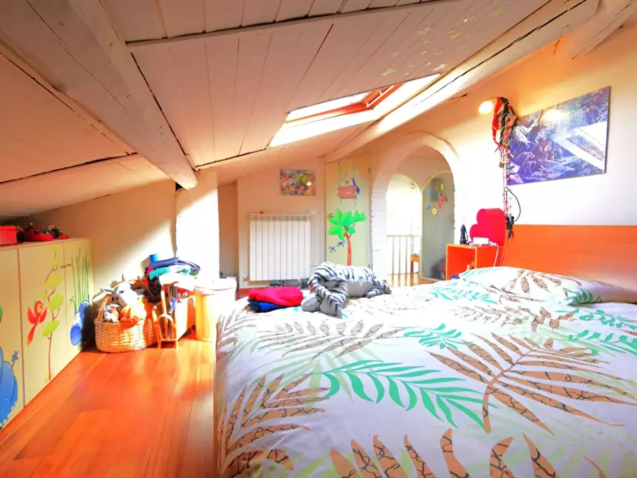 Immagine 25 di Villa in vendita  a Cascina