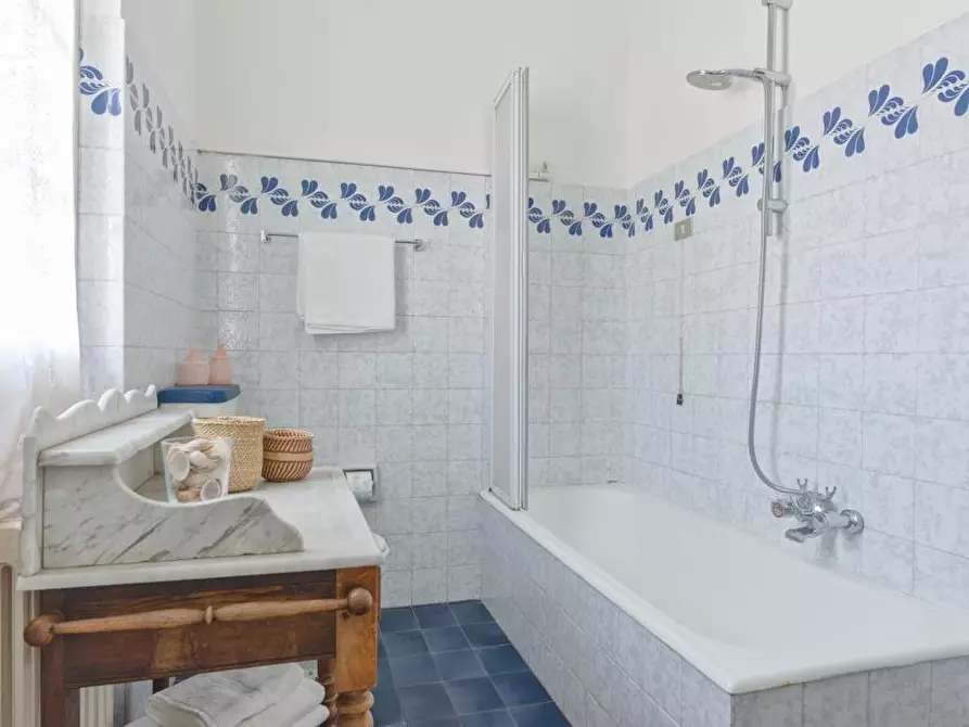 Immagine 10 di Palazzo in affitto  a Forte Dei Marmi