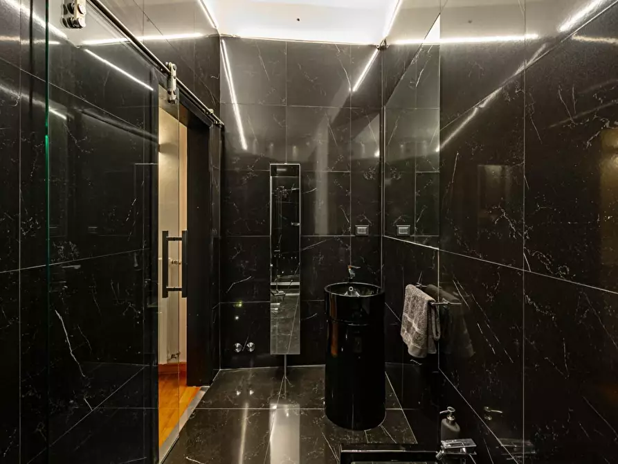 Immagine 17 di Appartamento in affitto  a Pisa