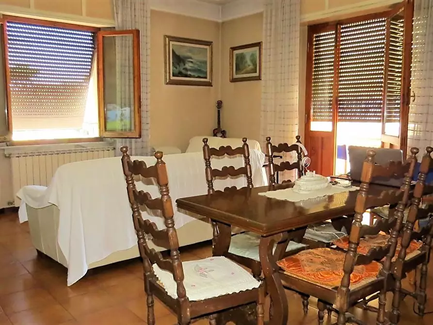 Immagine 12 di Appartamento in vendita  a Massa